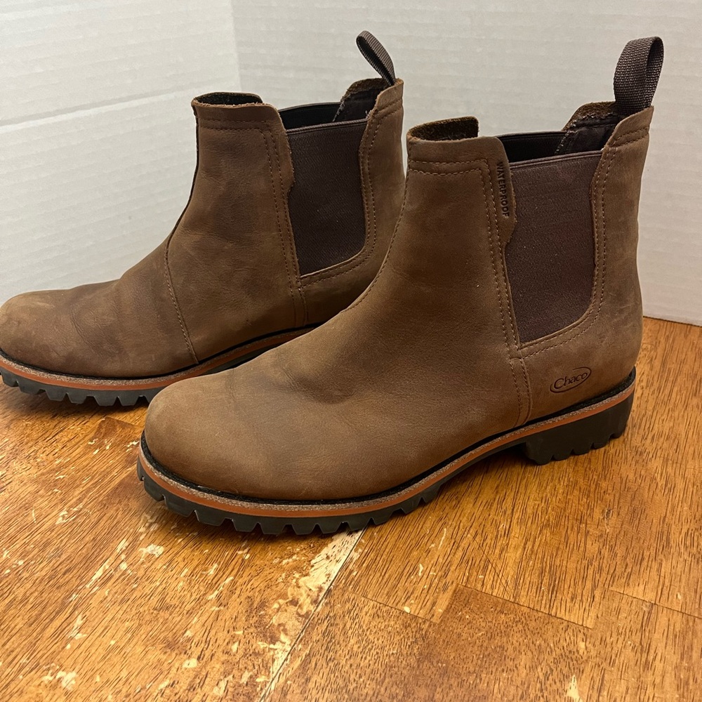 Chaco Womens 9.5 Fields Chelsea Waterproof Suede Boot Chestnut  JCH108886
